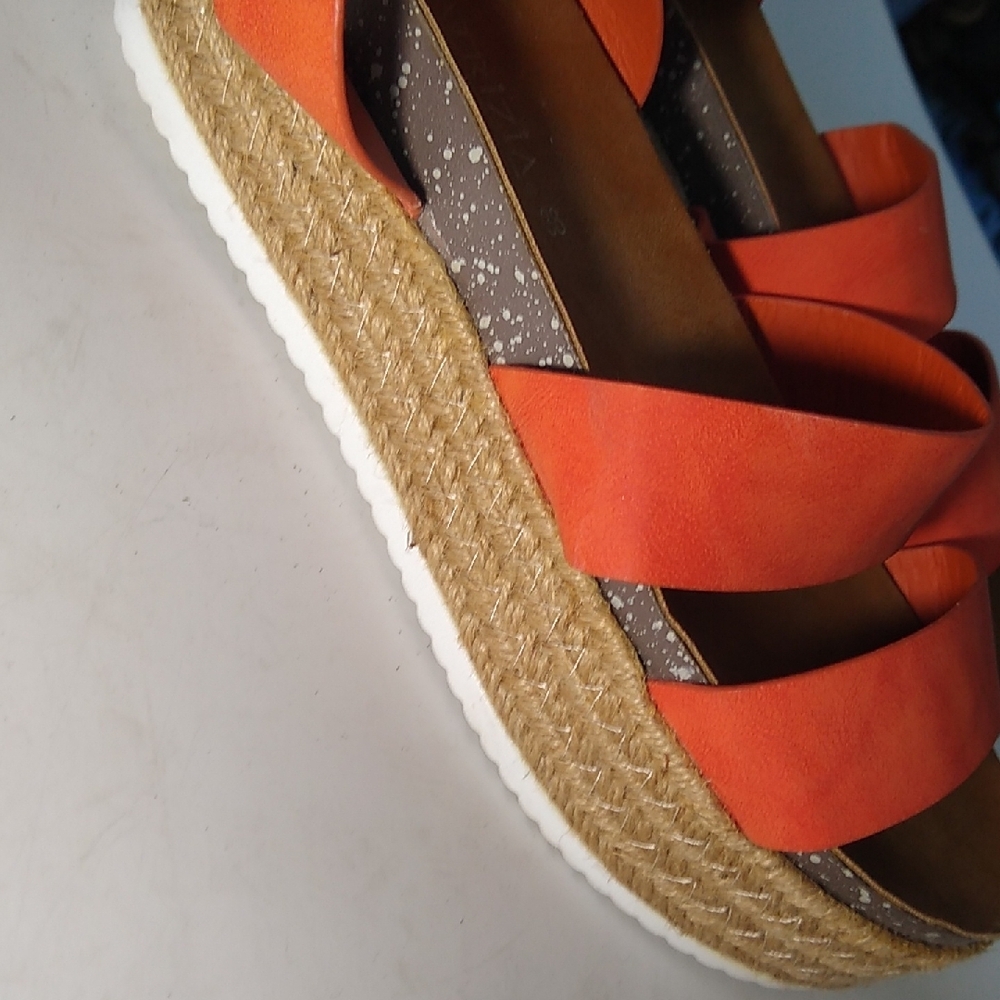NWOT Patrizia by Spring Step 38 Women's Platform Sandals - Picture 10 of 12